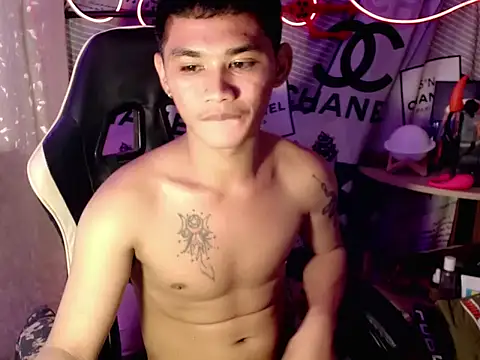 Snapshot of asianhardcock25 chatting on 11/01/25, 11:18 asianhardcock25 online show from 11/01/25, 11:18