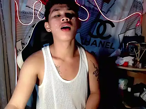 Snapshot of asianhardcock25 chatting on 11/10/25, 09:58 asianhardcock25 online show from 11/10/25, 09:58