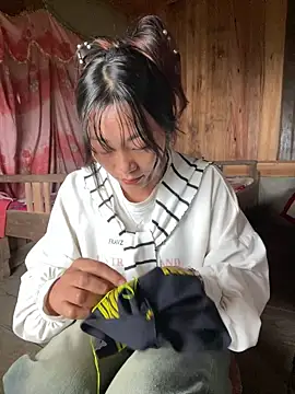 isaaa5 online show from 10/24/25, 08:55