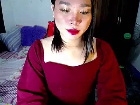 Urassiansweetcummer online show from 09/30/25, 12:26