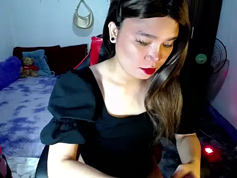 Urassiansweetcummer online show from 03/17/26, 02:49