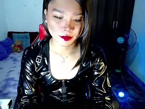 Urassiansweetcummer online show from 05/05/26, 01:35