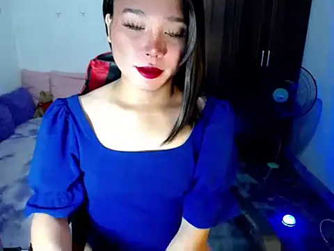 Urassiansweetcummer online show from 05/31/26, 03:36