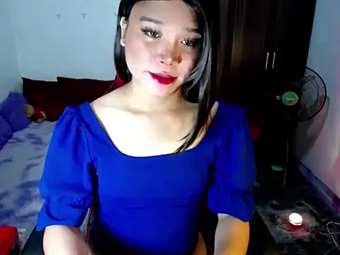 Urassiansweetcummer online show from 07/07/26, 07:23