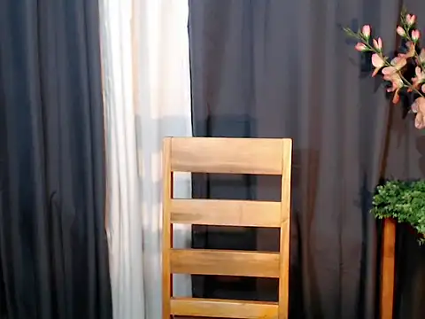 queen staceyy online show from 11/28/25, 06:16