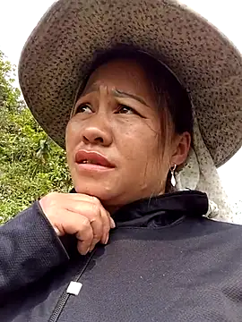 Snapshot of Phiphi135 chatting on 04/04/26, 02:54 Phiphi135 online show from 04/04/26, 02:54