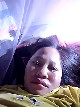 Snapshot of Phiphi135 chatting on 04/05/26, 10:18 Phiphi135 online show from 04/05/26, 10:18