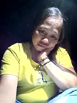 Snapshot of Phiphi135 chatting on 04/08/26, 01:33 Phiphi135 online show from 04/08/26, 01:33