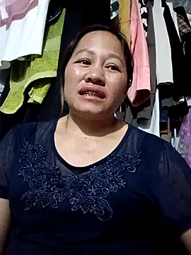 Snapshot of Phiphi135 chatting on 04/12/26, 02:22 Phiphi135 online show from 04/12/26, 02:22