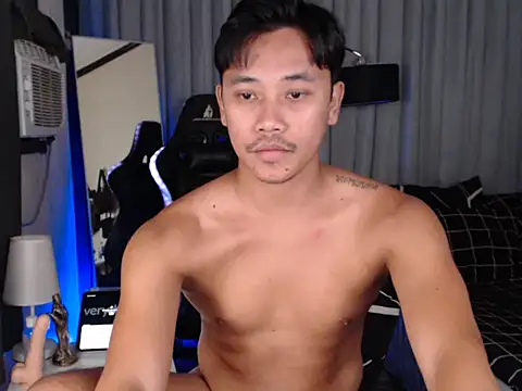 alexsuckable01 online show from 04/23/26, 12:29