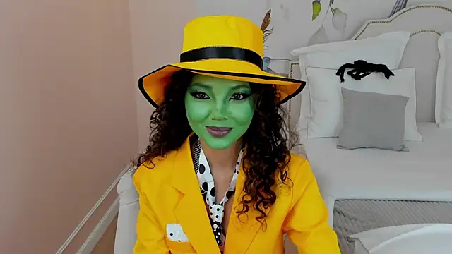 MargaretPeace online show from 11/01/25, 03:08