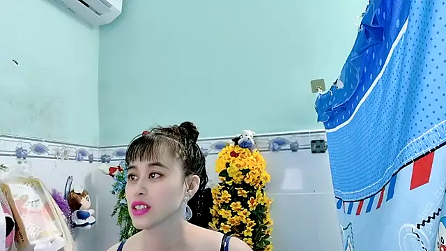 emgaixinhngoan online show from 09/15/25, 02:28