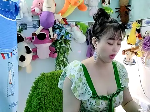 emgaixinhngoan online show from 10/19/25, 12:39