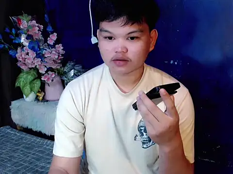 Reynelcock online show from 04/15/26, 04:25