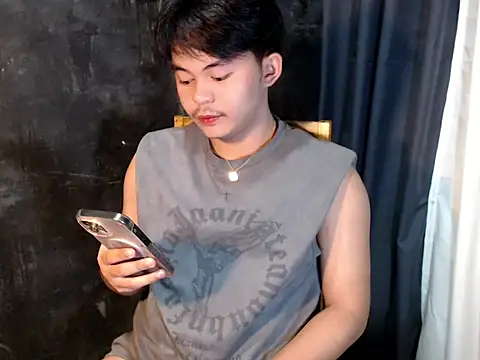 Snapshot of urguy_toshi chatting on 10/23/25, 01:27 urguy toshi online show from 10/23/25, 01:27