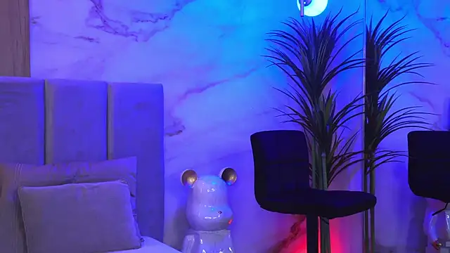 Izabellle02 online show from 04/05/26, 03:47