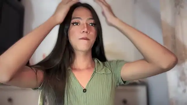 Snapshot of slimladyxoxo chatting on 12/22/25, 07:11 slimladyxoxo online show from 12/22/25, 07:11