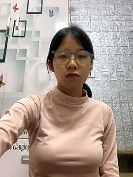 meomeo2k6 online show from 12/17/25, 02:01