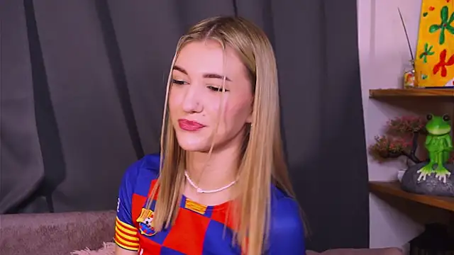 Snapshot of BeatrixGummer chatting on 09/20/25, 08:32 BeatrixGummer online show from 09/20/25, 08:32