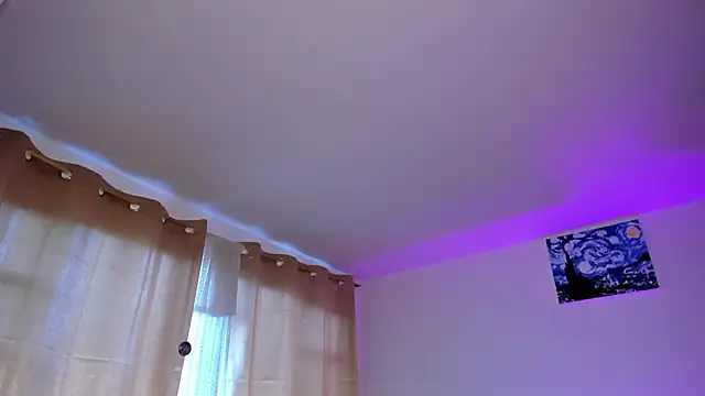 Shophie thoopson online show from 10/28/25, 12:19