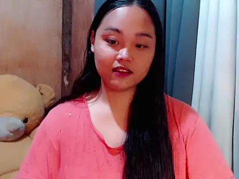  Lylia online show from 11/30/25, 08:35