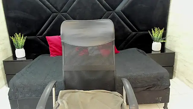 Dantzel  online show from 01/07/26, 06:54