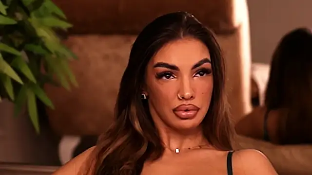 Snapshot of KendalJolly chatting on 10/04/25, 07:01 KendalJolly online show from 10/04/25, 07:01