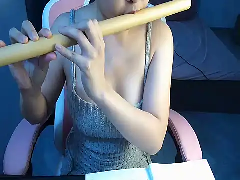 Snapshot of Ori-Yannie chatting on 10/31/25, 06:14 Ori-Yannie online show from 10/31/25, 06:14