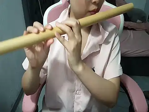 Snapshot of Ori-Yannie chatting on 11/09/25, 05:28 Ori-Yannie online show from 11/09/25, 05:28