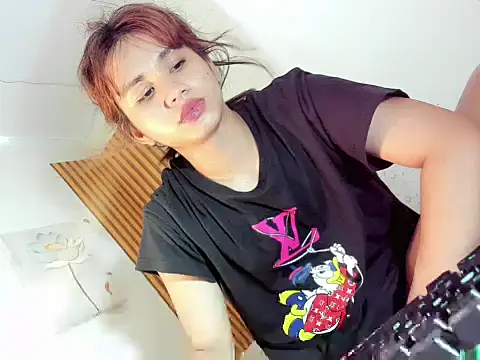 Snapshot of Ts_morena chatting on 11/19/25, 10:48 Ts morena online show from 11/19/25, 10:48