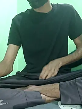 rockyy23boy online show from 10/04/25, 08:23