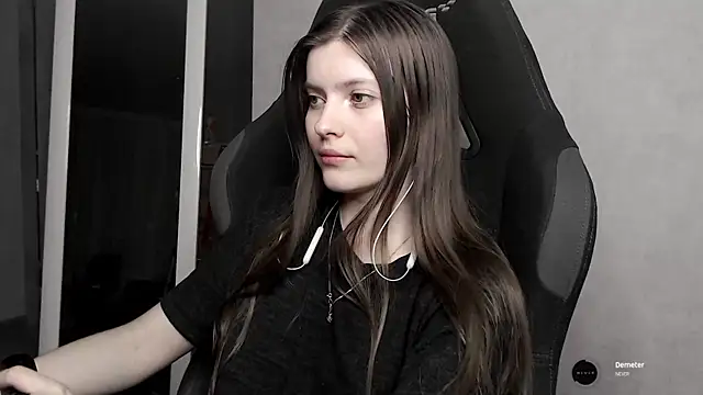 Snapshot of cute_elfy_ chatting on 09/22/25, 05:15 cute elfy online show from 09/22/25, 05:15