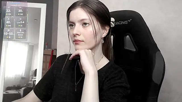 Snapshot of cute_elfy_ chatting on 09/24/25, 02:09 cute elfy online show from 09/24/25, 02:09