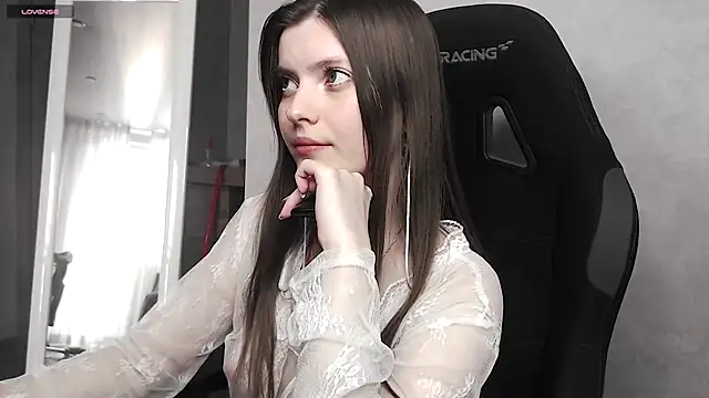 Snapshot of cute_elfy_ chatting on 10/03/25, 02:03 cute elfy online show from 10/03/25, 02:03