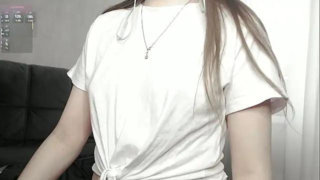 Snapshot of cute_elfy_ chatting on 10/23/25, 11:31 cute elfy online show from 10/23/25, 11:31