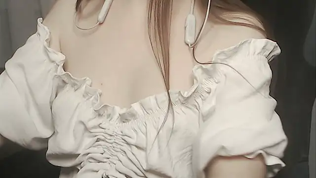 cute elfy  online show from 02/10/26, 03:49