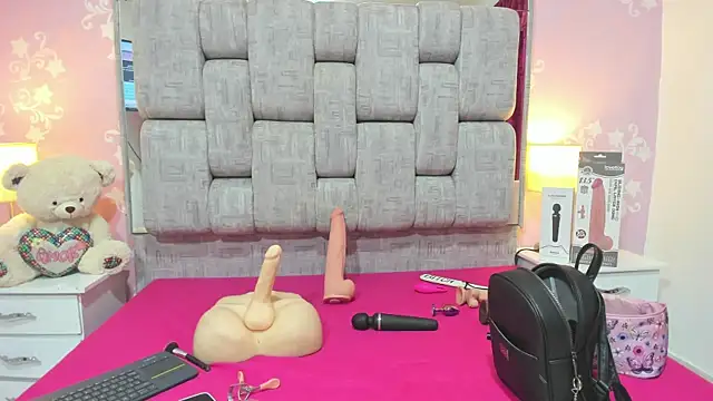 Wonderkloe  online show from 11/29/25, 02:36