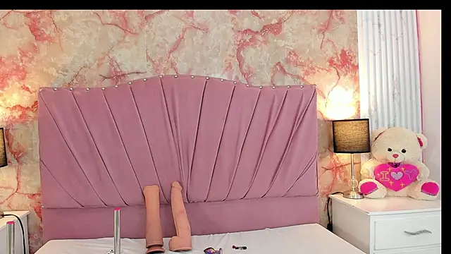 Wonderkloe  online show from 04/09/26, 02:55