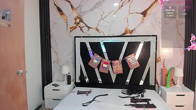 Wonderkloe  online show from 07/11/26, 02:53