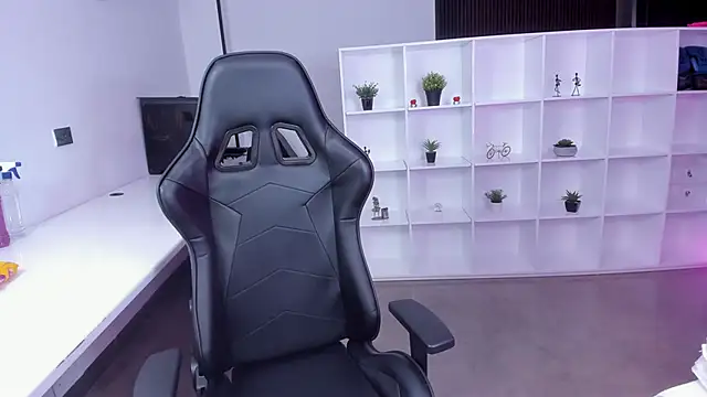 megan bigboobs  online show from 10/29/25, 11:01