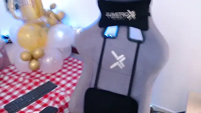 Luna-Gomez online show from 10/02/25, 01:29