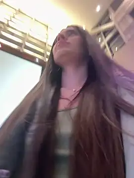 Isabella21  online show from 04/21/26, 01:18