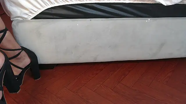 LorenBeiker- online show from 11/29/25, 11:24