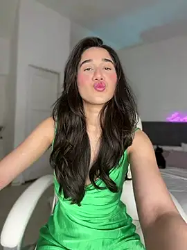 Snapshot of julieta_jhonss chatting on 07/03/26, 03:24 julieta jhonss online show from 07/03/26, 03:24