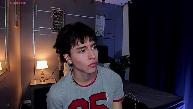 Snapshot of Christopher_77 chatting on 10/01/25, 03:18 Christopher 77 online show from 10/01/25, 03:18