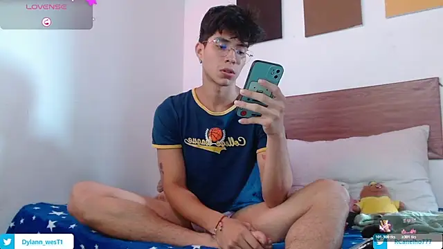 Dylann west online show from 11/28/25, 06:32