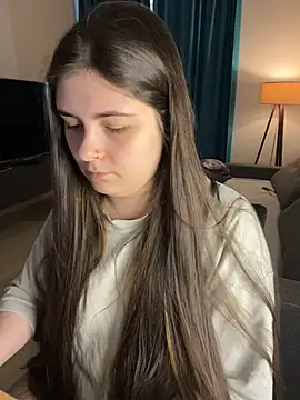 Lovely Waifu online show from 04/06/26, 10:49