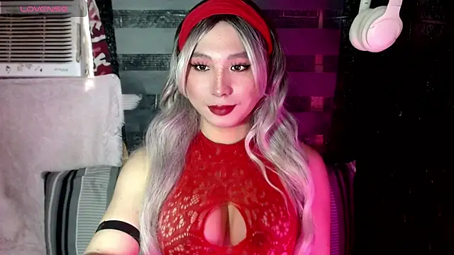 UrhotlucyTS online show from 10/04/25, 05:49