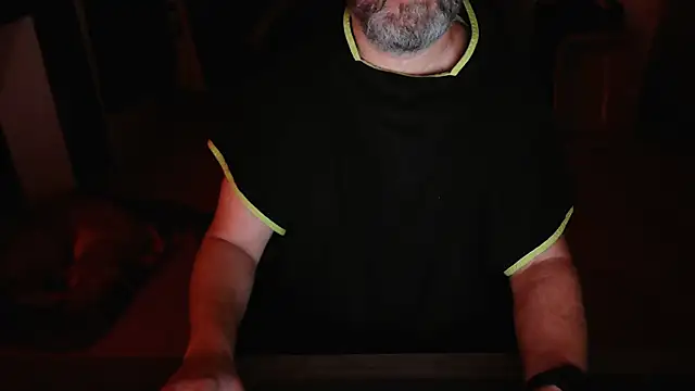 Snapshot of Hairyfred73 chatting on 10/14/25, 03:07 Hairyfred73 online show from 10/14/25, 03:07