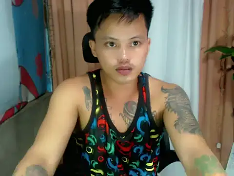 Snapshot of urhotfucker13 chatting on 10/21/25, 03:02 urhotfucker13 online show from 10/21/25, 03:02